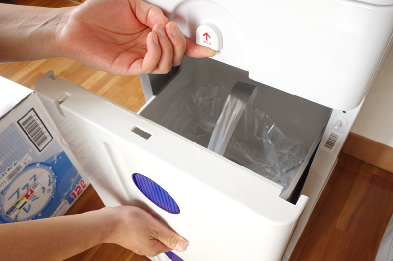 お水のボトルを下のBOXで交換できるのが一番のメリット